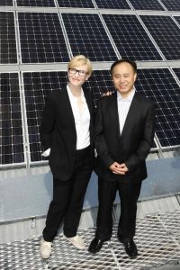 Dr. Zhengrong Shi Suntech munkatárs